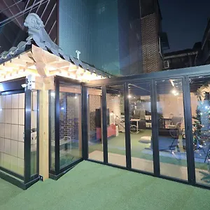 2* Gasthof Y's House