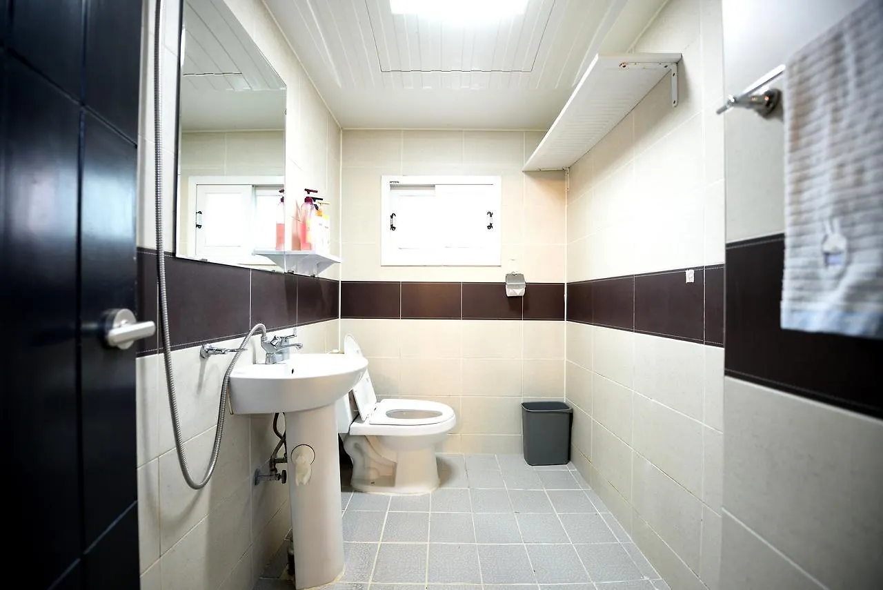 The One Hostel Hongdae In Seoul - Foreigner Only